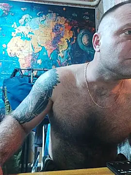 Snapshot of Crek666 chatting on 12/14/25, 09:25 Crek666 online show from 12/14/25, 09:25