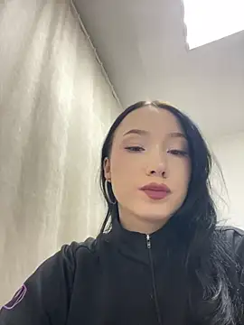 LeilaLow online show from 02/28/25, 01:58