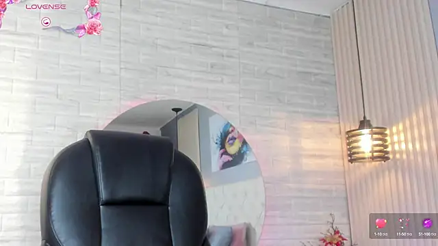 nicole  parker1 online show from 01/29/25, 12:35