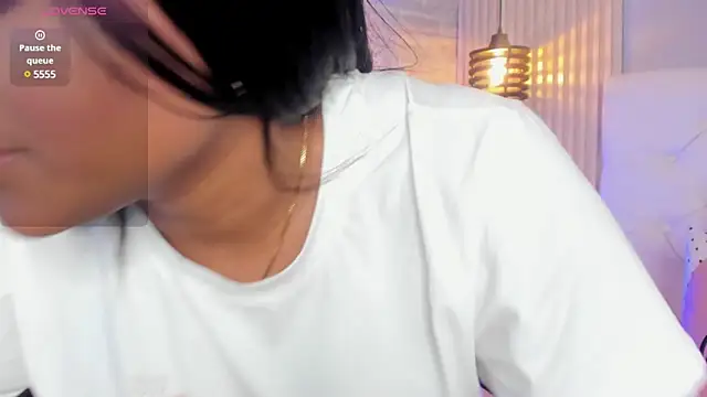 nicole  parker1 online show from 03/11/25, 12:28