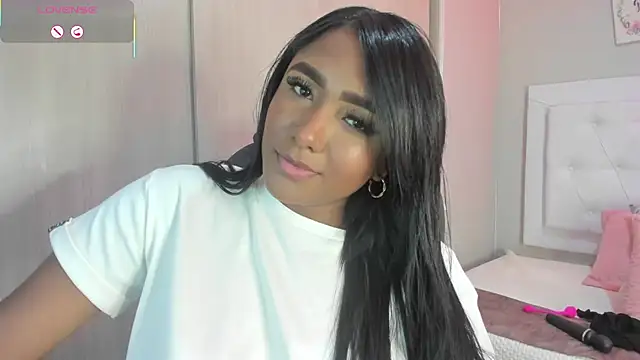 nicole  parker1 online show from 02/05/26, 06:34