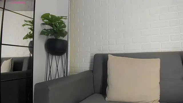 karina gomez 18 online show from 03/01/25, 01:53