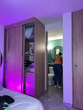 Issabela G1 online show from 12/10/24, 06:44