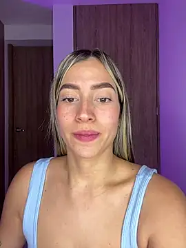 Issabela G1 online show from 12/22/24, 02:28