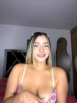 Issabela G1 online show from 09/18/25, 11:07