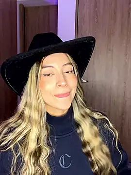 Issabela G1 online show from 01/11/26, 04:39