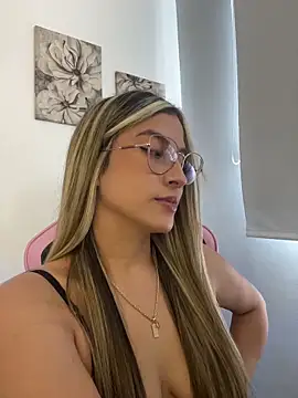 Issabela G1 online show from 04/16/26, 06:09