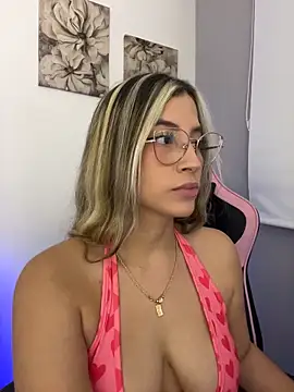 Issabela G1 online show from 05/10/26, 12:38