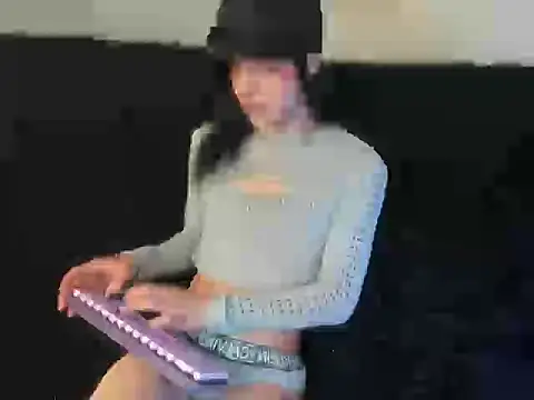 kerly monroe online show from 05/05/26, 08:39