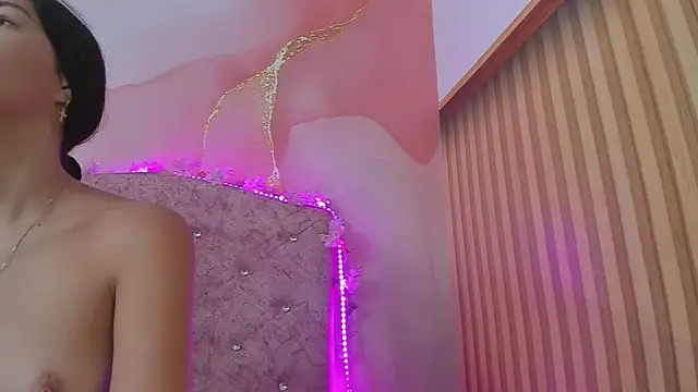 Snapshot of Bella__sweet chatting on 12/23/25, 10:46 Bella sweet online show from 12/23/25, 10:46