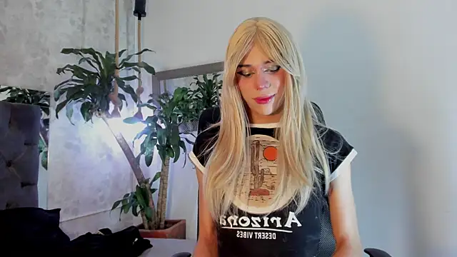 Snapshot of pixy_20 chatting on 01/13/25, 01:56 pixy 20 online show from 01/13/25, 01:56