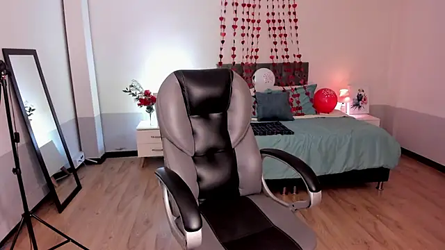 Nami sunny online show from 02/14/25, 03:11