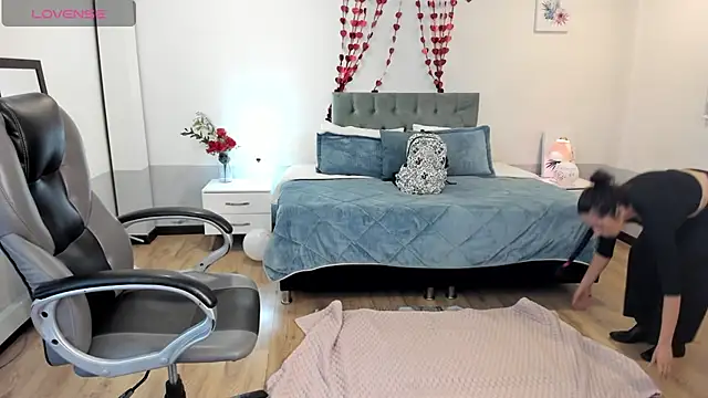 Nami sunny online show from 02/20/25, 05:44