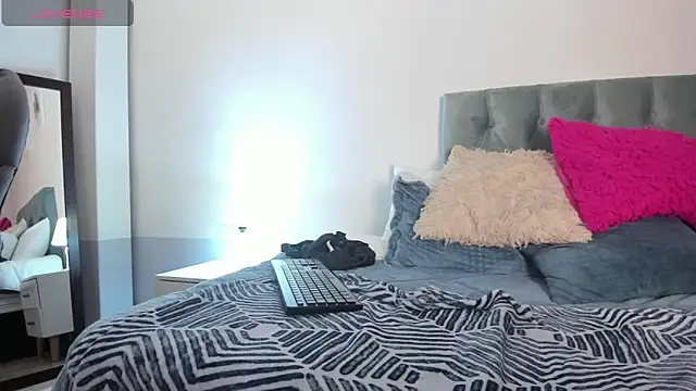 Nami sunny online show from 03/06/25, 08:41