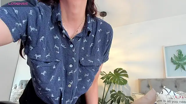 Nami sunny online show from 11/08/25, 07:12