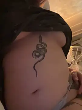 Snapshot of lululoverose chatting on 09/10/25, 11:16 lululoverose online show from 09/10/25, 11:16