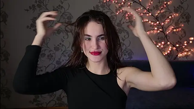 Snapshot of Felicia-Star chatting on 02/07/26, 06:11 Felicia-Star online show from 02/07/26, 06:11