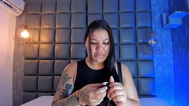 Snapshot of mile_uribe chatting on 03/06/25, 02:09 mile uribe online show from 03/06/25, 02:09