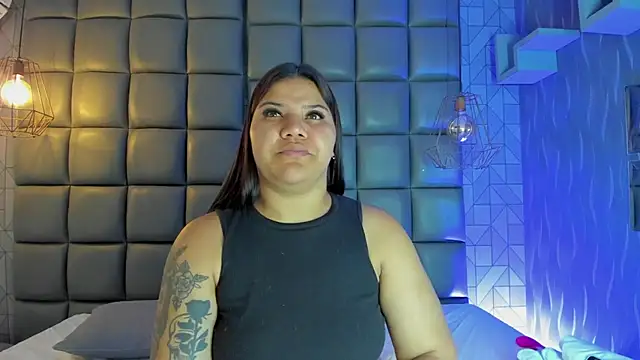 Snapshot of mile_uribe chatting on 03/09/25, 02:18 mile uribe online show from 03/09/25, 02:18