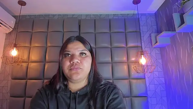 Snapshot of mile_uribe chatting on 03/12/25, 03:46 mile uribe online show from 03/12/25, 03:46