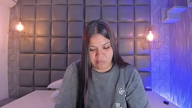 Snapshot of mile_uribe chatting on 03/14/25, 03:04 mile uribe online show from 03/14/25, 03:04