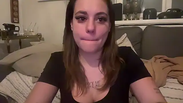 Snapshot of Dif-tjejen chatting on 12/02/25, 01:55 Dif-tjejen online show from 12/02/25, 01:55