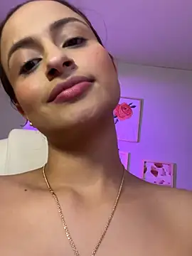 Elena Ruiz online show from 01/11/25, 11:13