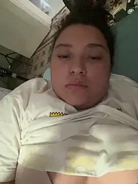 Snapshot of cutiepeach chatting on 10/24/25, 09:44 cutiepeach online show from 10/24/25, 09:44