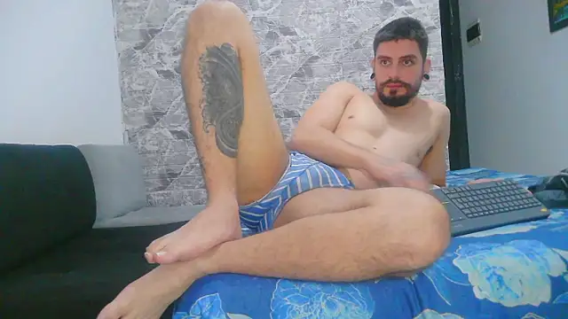 Aaron kwok28 online show from 01/03/25, 03:16