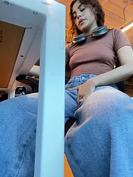 Katee Jones online show from 09/27/25, 10:37