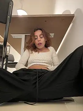 Snapshot of Katee_Jones chatting on 02/14/26, 08:16 Katee Jones online show from 02/14/26, 08:16