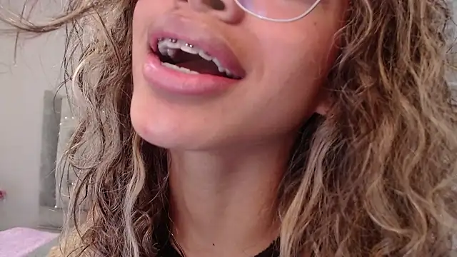 BritneyCollins online show from 03/19/25, 12:12