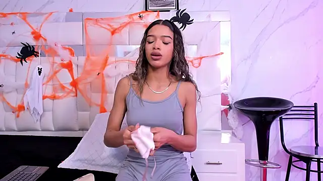 BritneyCollins online show from 10/13/25, 02:28