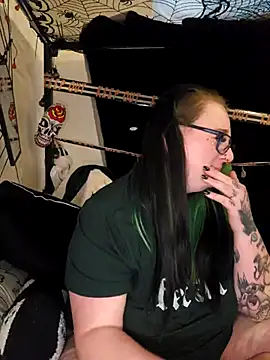 Snapshot of Bunny_Cummings chatting on 10/29/25, 09:00 Bunny Cummings online show from 10/29/25, 09:00