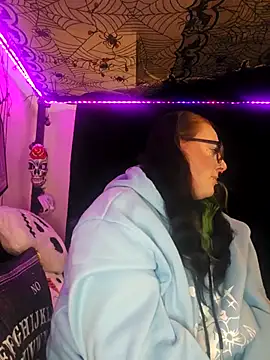 Snapshot of Bunny_Cummings chatting on 11/11/25, 11:49 Bunny Cummings online show from 11/11/25, 11:49