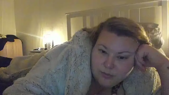 Snapshot of Busty-BBW-Emilie chatting on 01/21/25, 02:00 Busty-BBW-Emilie online show from 01/21/25, 02:00