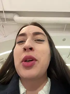 Holly Play online show from 12/06/24, 09:21