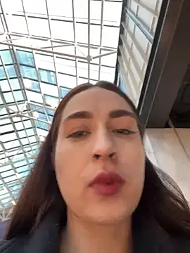 Holly Play online show from 12/31/24, 08:04