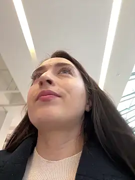 Holly Play online show from 03/06/25, 08:08