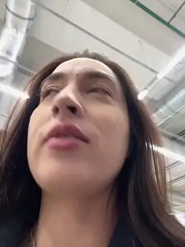 Holly Play online show from 03/19/25, 06:46