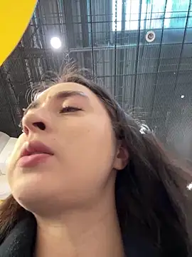 Holly Play online show from 03/20/25, 10:10