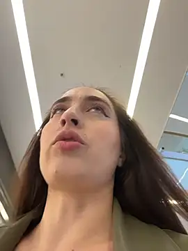 Holly Play online show from 10/07/25, 09:06