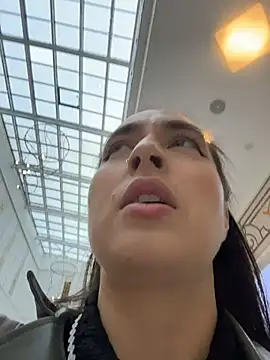 Holly Play online show from 10/10/25, 10:14