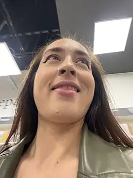 Holly Play online show from 10/24/25, 10:11