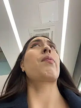 Holly Play online show from 01/18/26, 12:09