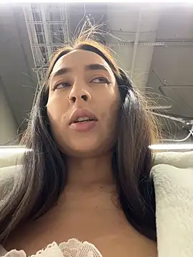 Holly Play online show from 02/25/26, 12:04