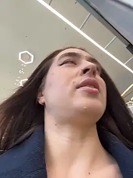 Holly Play online show from 04/10/26, 07:13