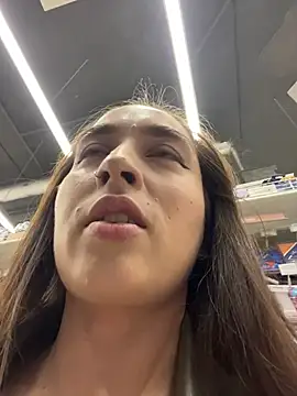 Holly Play online show from 04/17/26, 12:08