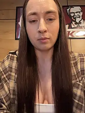 Holly Play online show from 05/19/26, 11:05