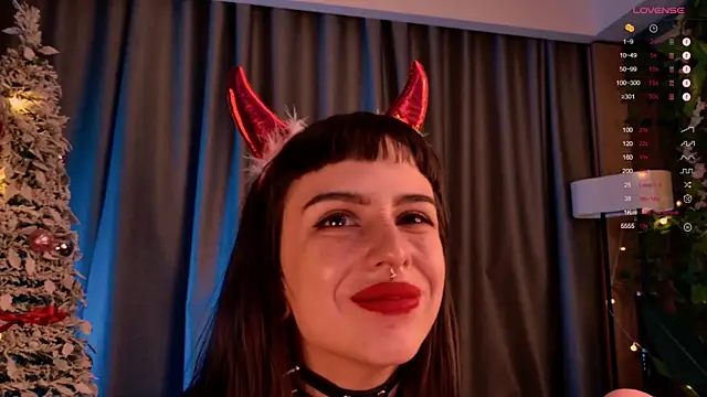 MichaellaMoon online show from 01/01/25, 02:19